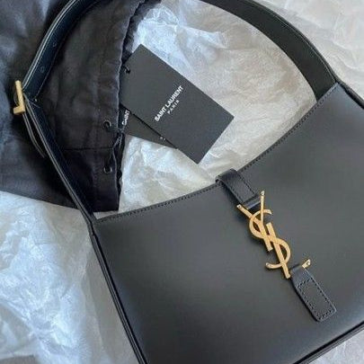 Le 5 à 7 YSL